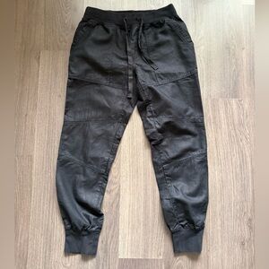 Aritzia TNA Black Cargo Jogger Pants